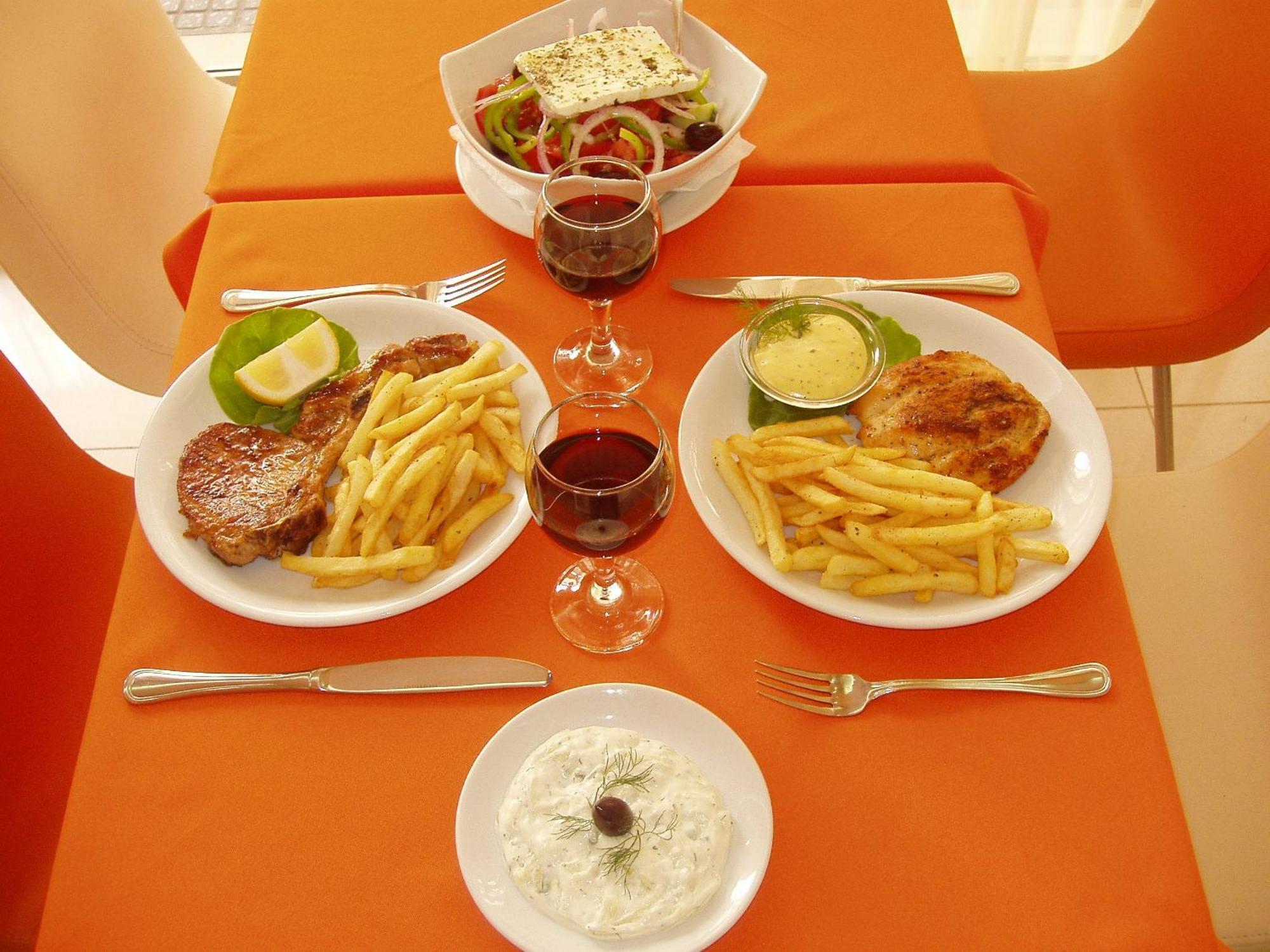 Faros I Hotel Piraeus Restaurant photo